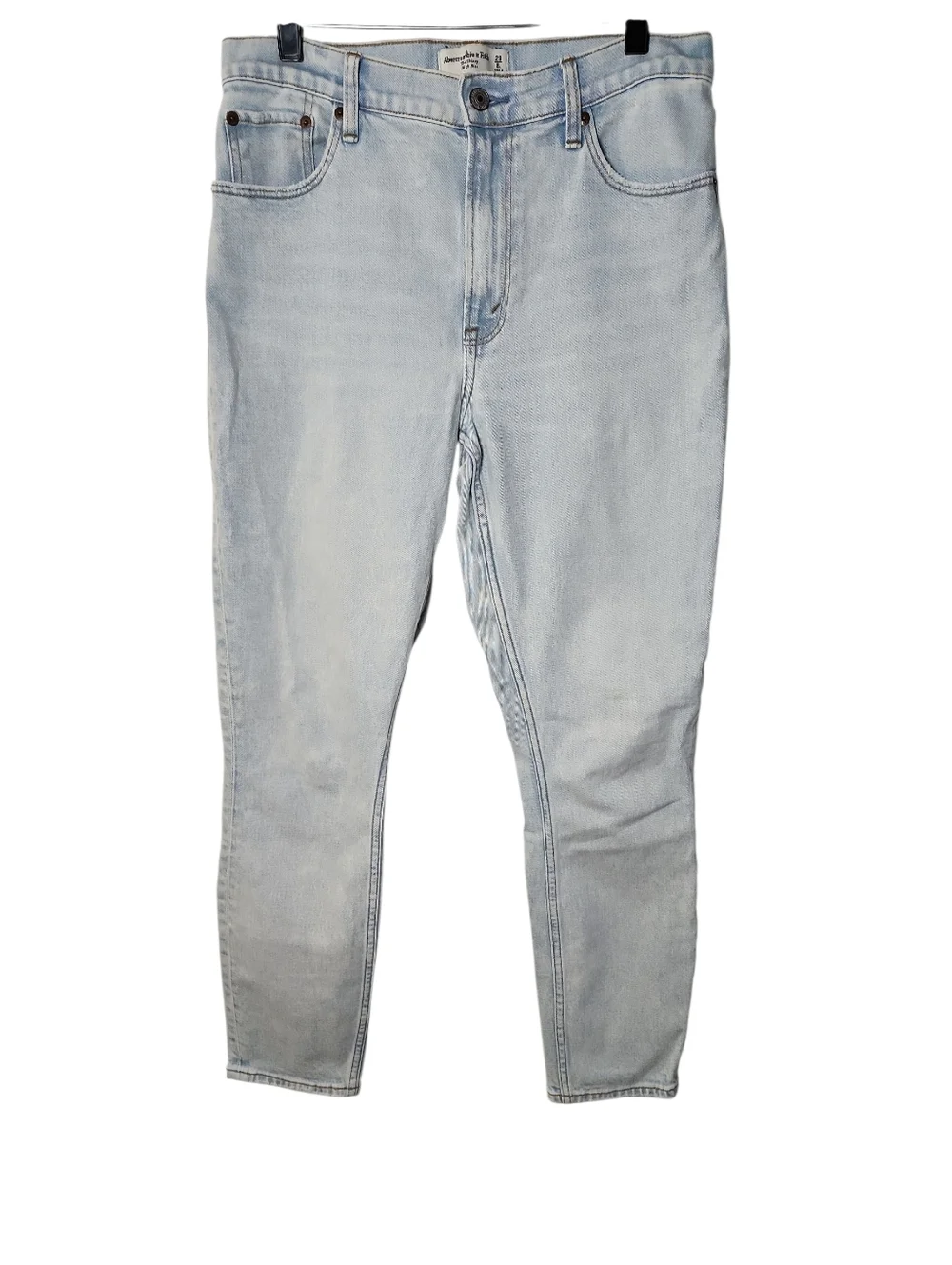 Abercrombie & Fitch Skinny Highrise Lightwash Jean Size 8‎